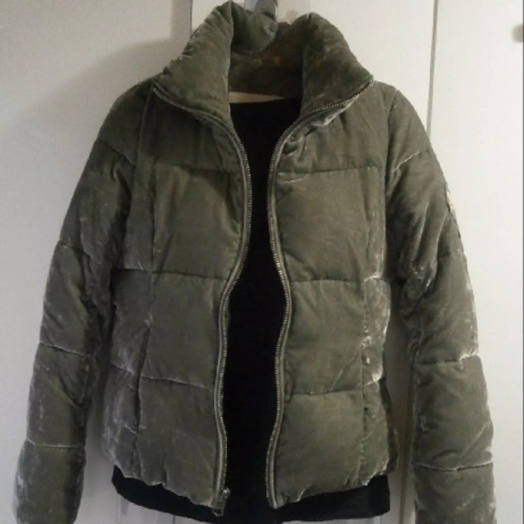 Green Velvet Puffer Jacket - Picture 4 of 4